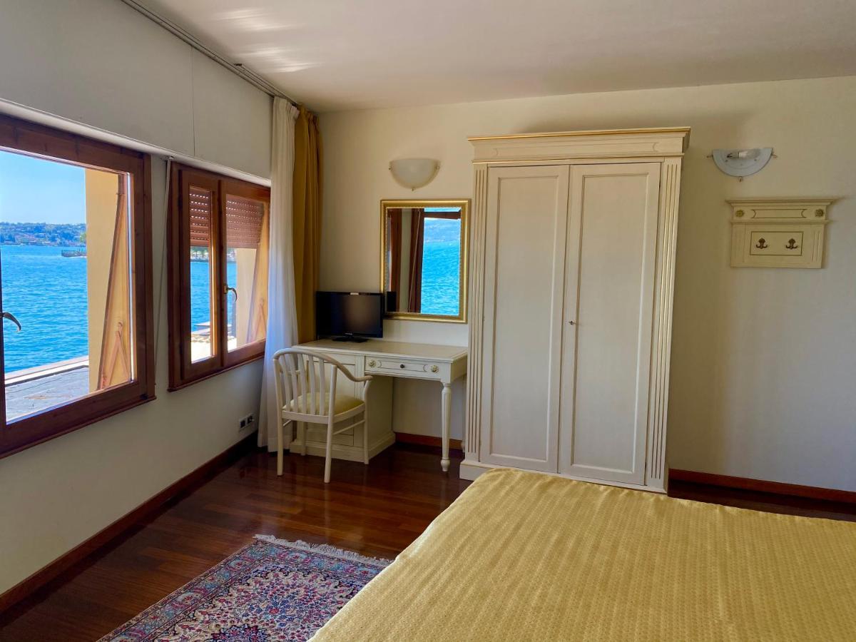 Al Veliero Guest house *